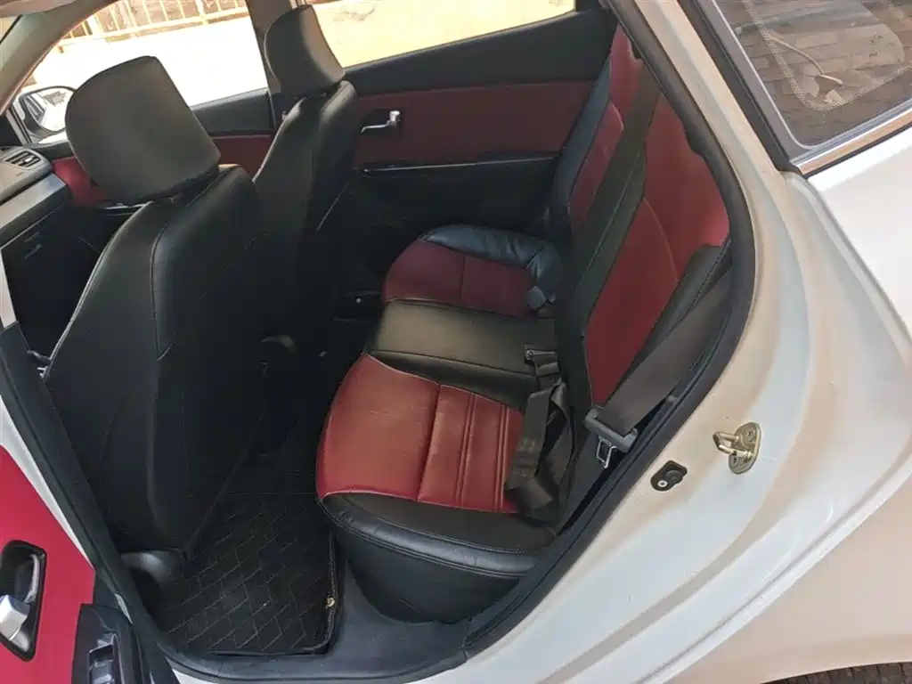 Kia K2 2015 Hatchback 1.4L AT GLS Cool Edition фото 17