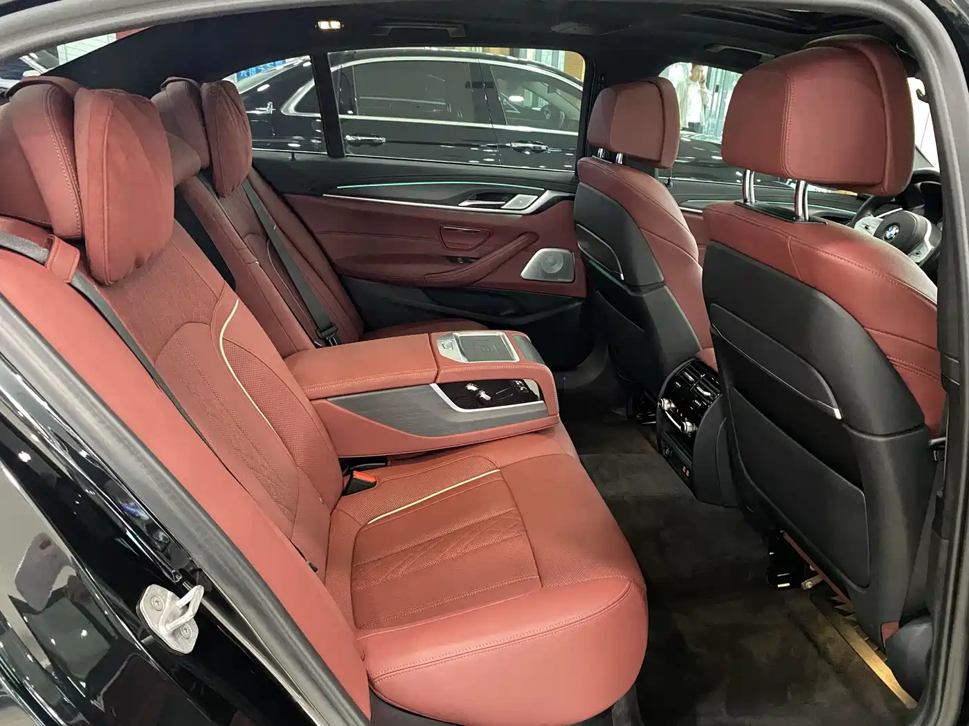 BMW 5 Series 2023 530Li Premium M Sport Package фото 10