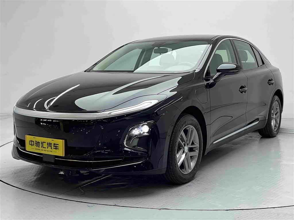 Hongqi E-QM5