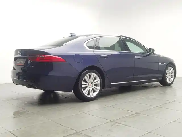 Jaguar XFL 2018 XFL 2.0T 250PS Luxury — фото 2