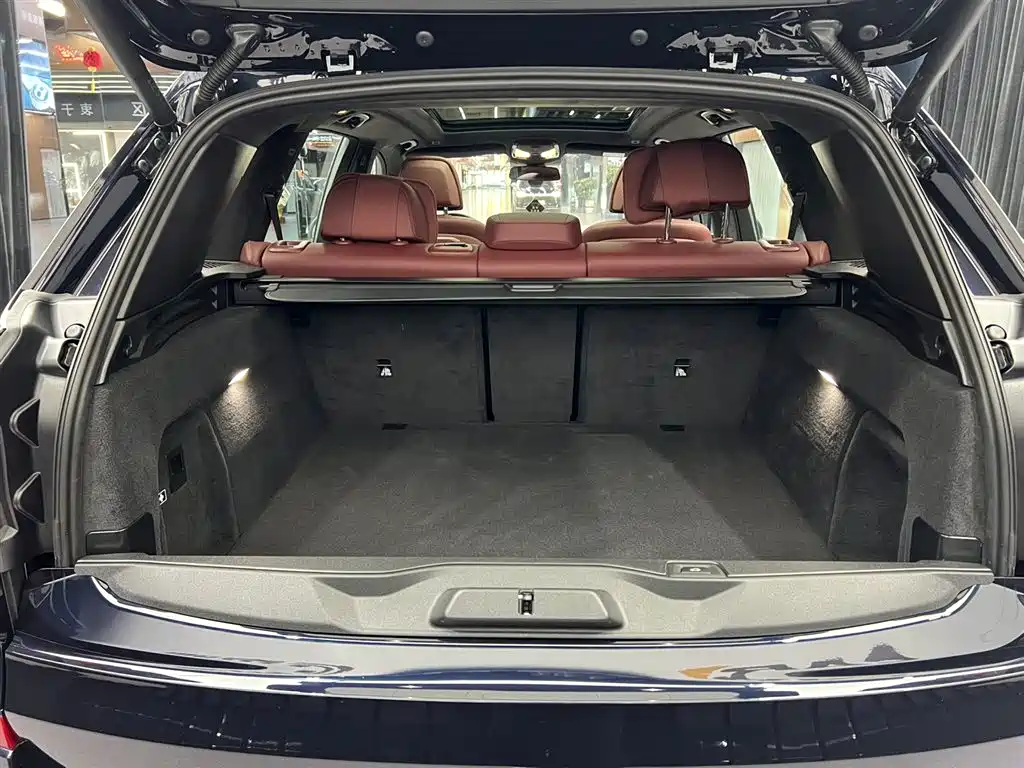 BMW X5 2025 Model xDrive 40Li M Sport Blackout Package фото 12