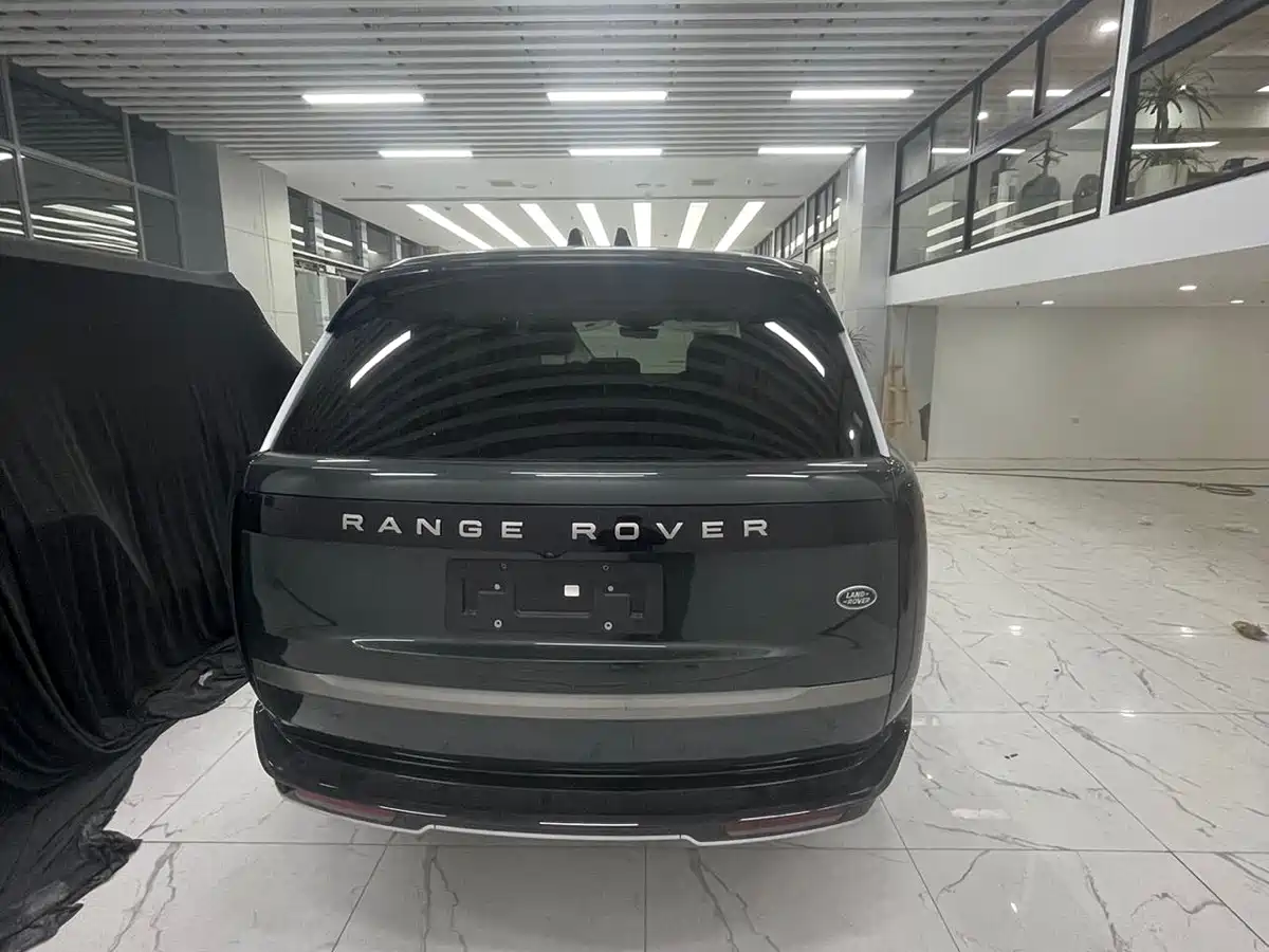 Land Rover Range Rover 2025 3.0 L6 400PS Flourishing Era Extended Wheelbase 7-Seater фото 10