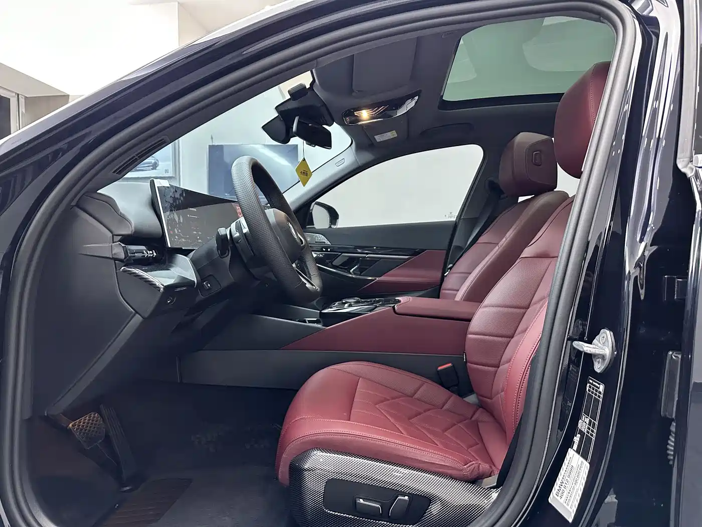 BMW 5 Series 2024 530Li Leading M Sport Package фото 8