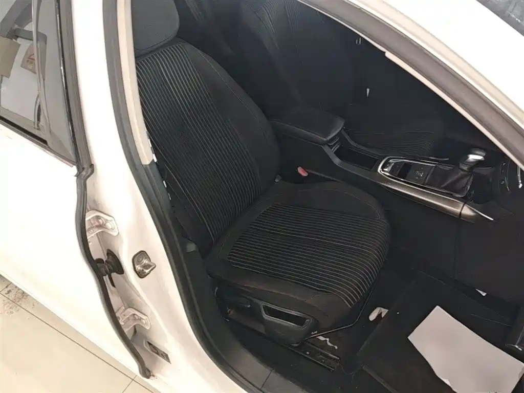 Peugeot 408 2018 350THP Automatic Luxury Edition фото 25