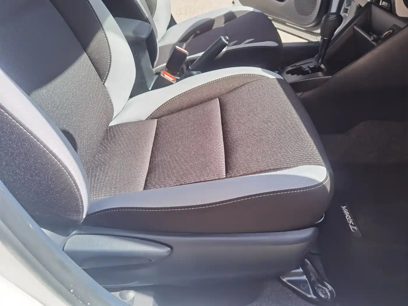 Toyota YARiS L Zhi Xuan 2020 Zhi Xuan X 1.5L CVT Leading фото 17