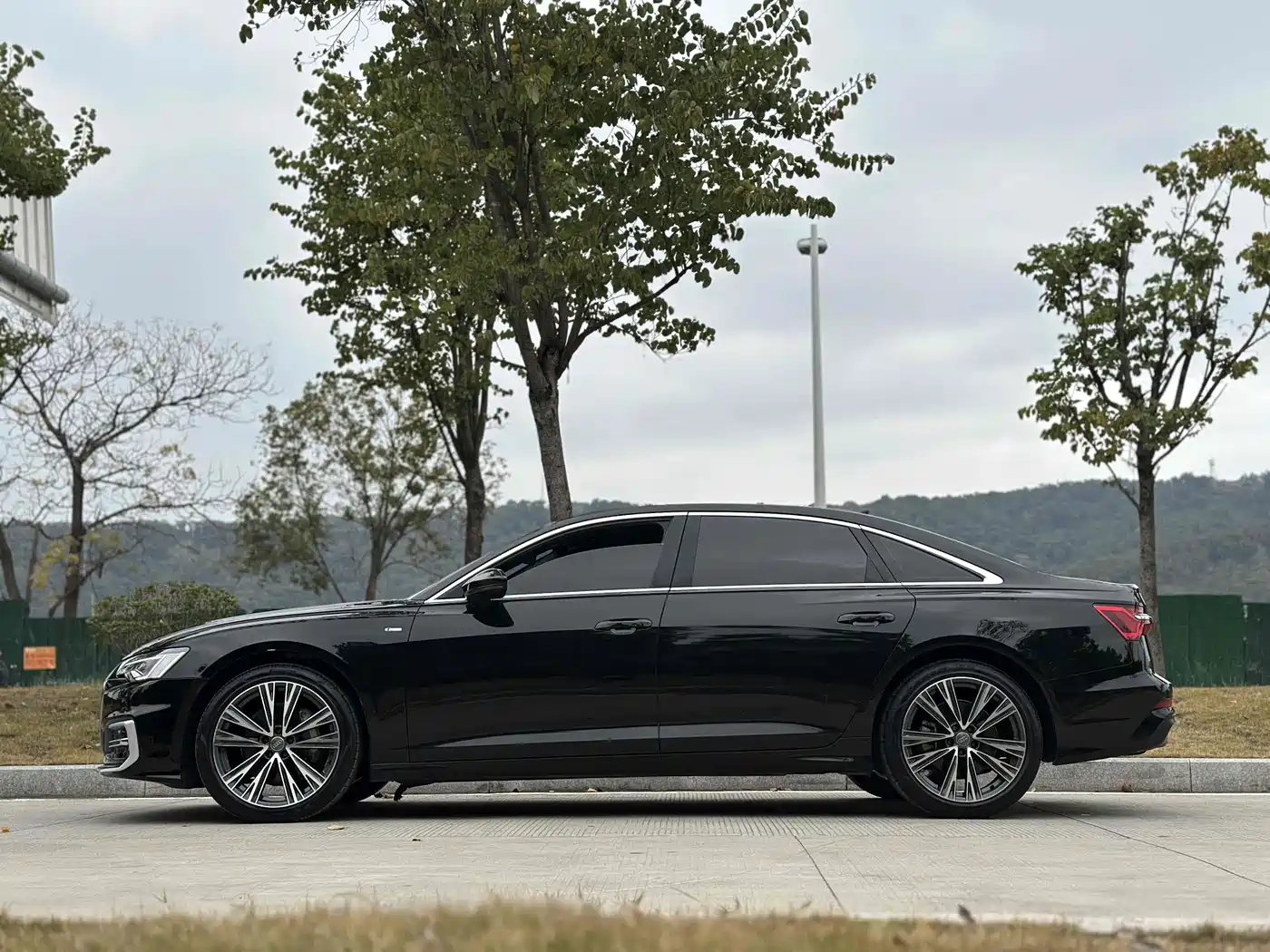 Audi A6L 2021 45 TFSI Exclusive Elegance фото 3