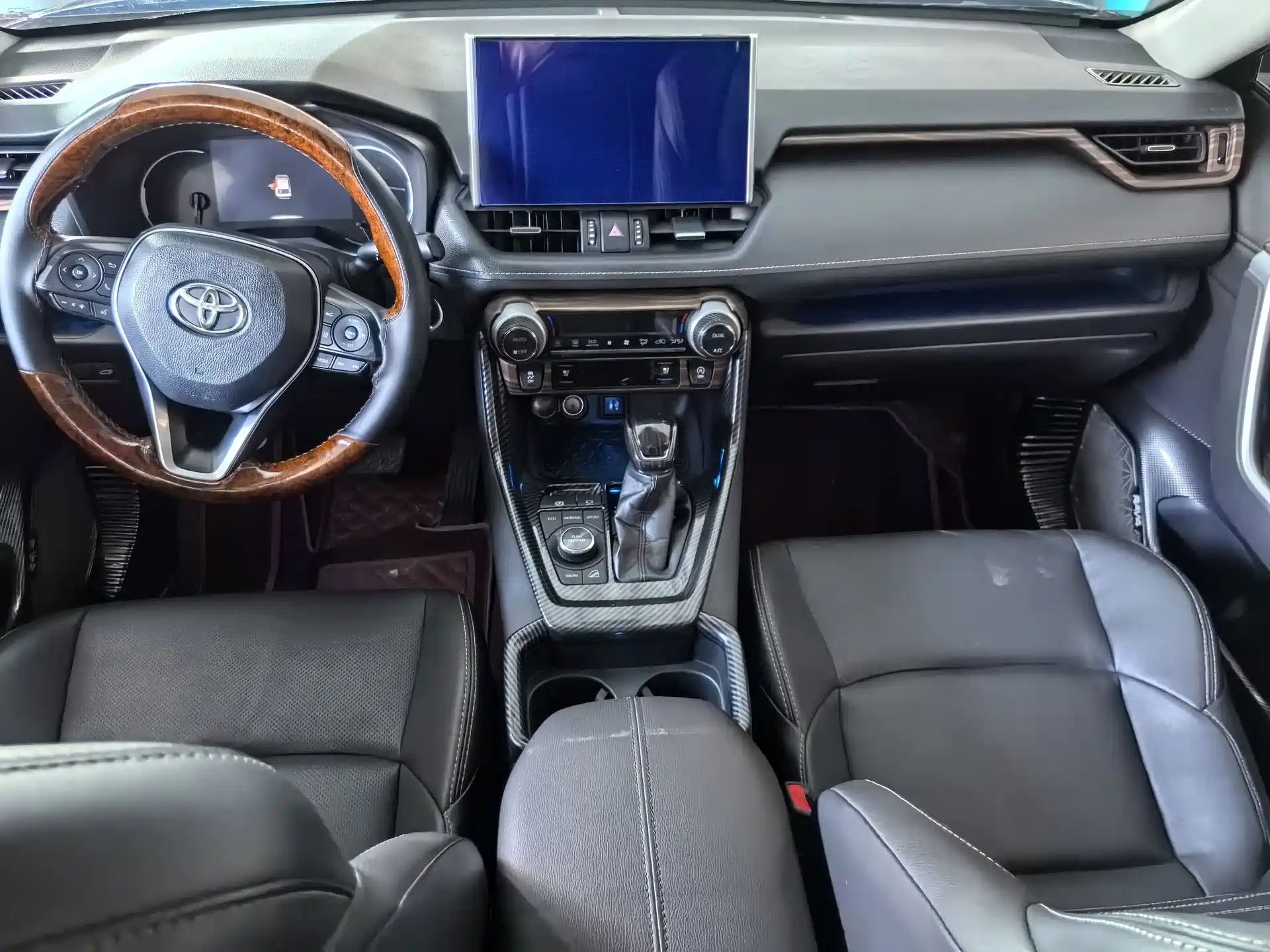 Фото 8 - Toyota Wildlander