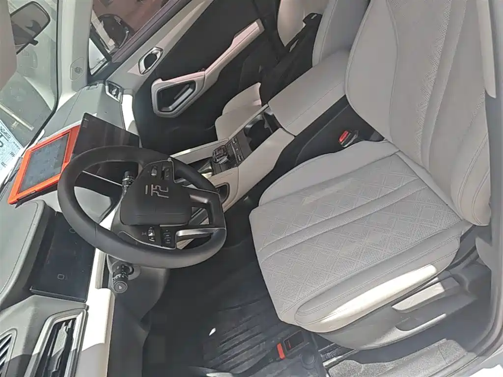 BYD Yuan UP 2024 401KM Leading Edition фото 15