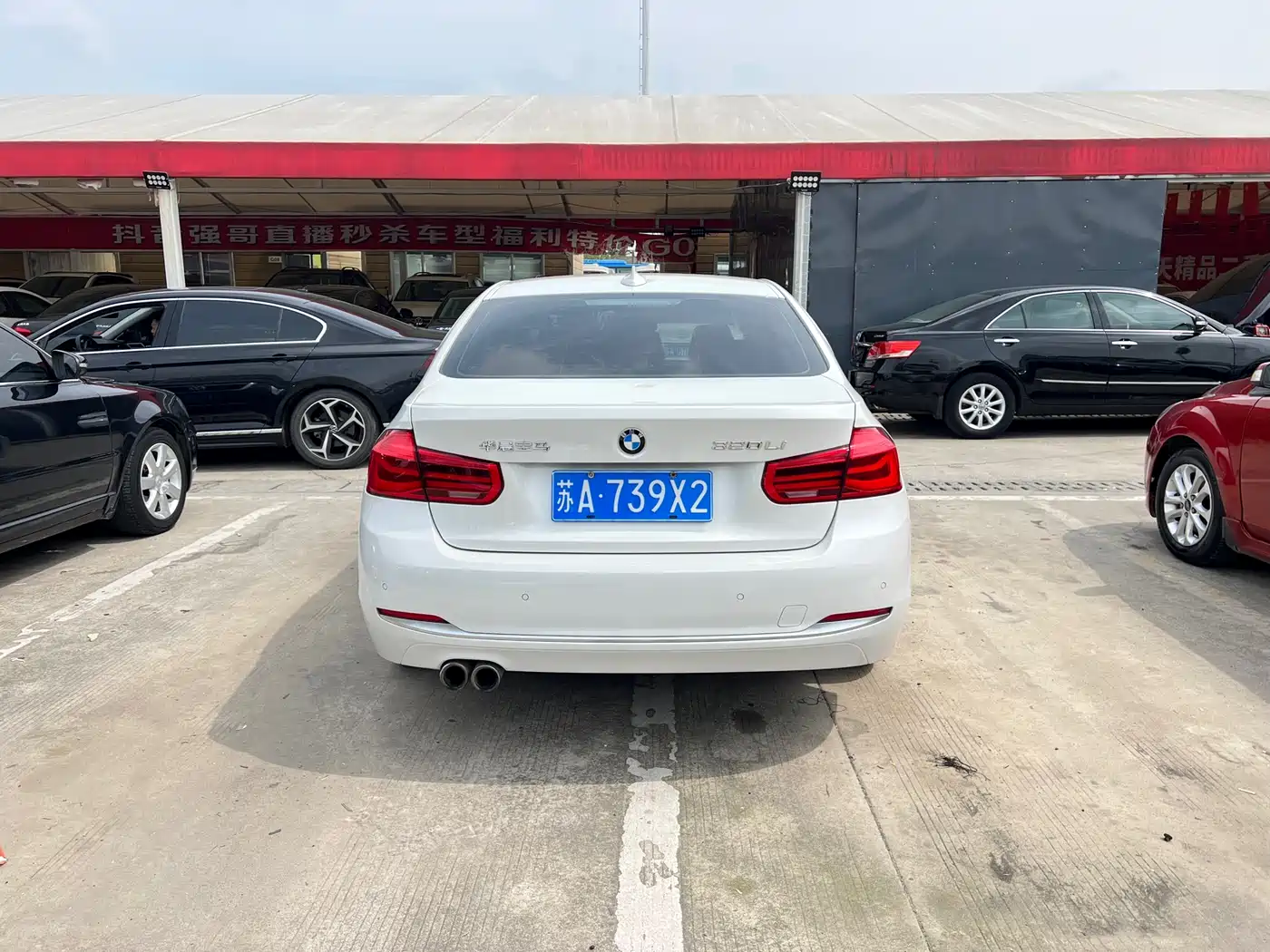BMW 3 Series 2018 320i M Sport Black Night Edition фото 18