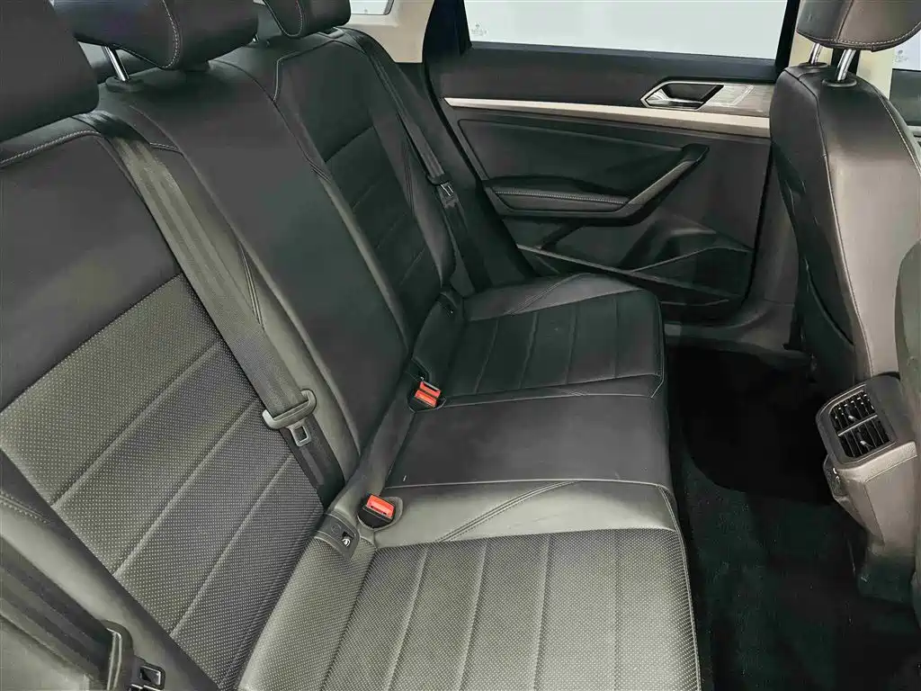 Volkswagen Lavida 2021 1.5L Auto Comfort Edition фото 23
