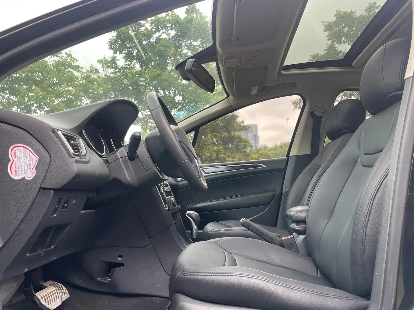 Peugeot 308 2014 Model Joy Edition Classic 1.6L Automatic Trend Style фото 4