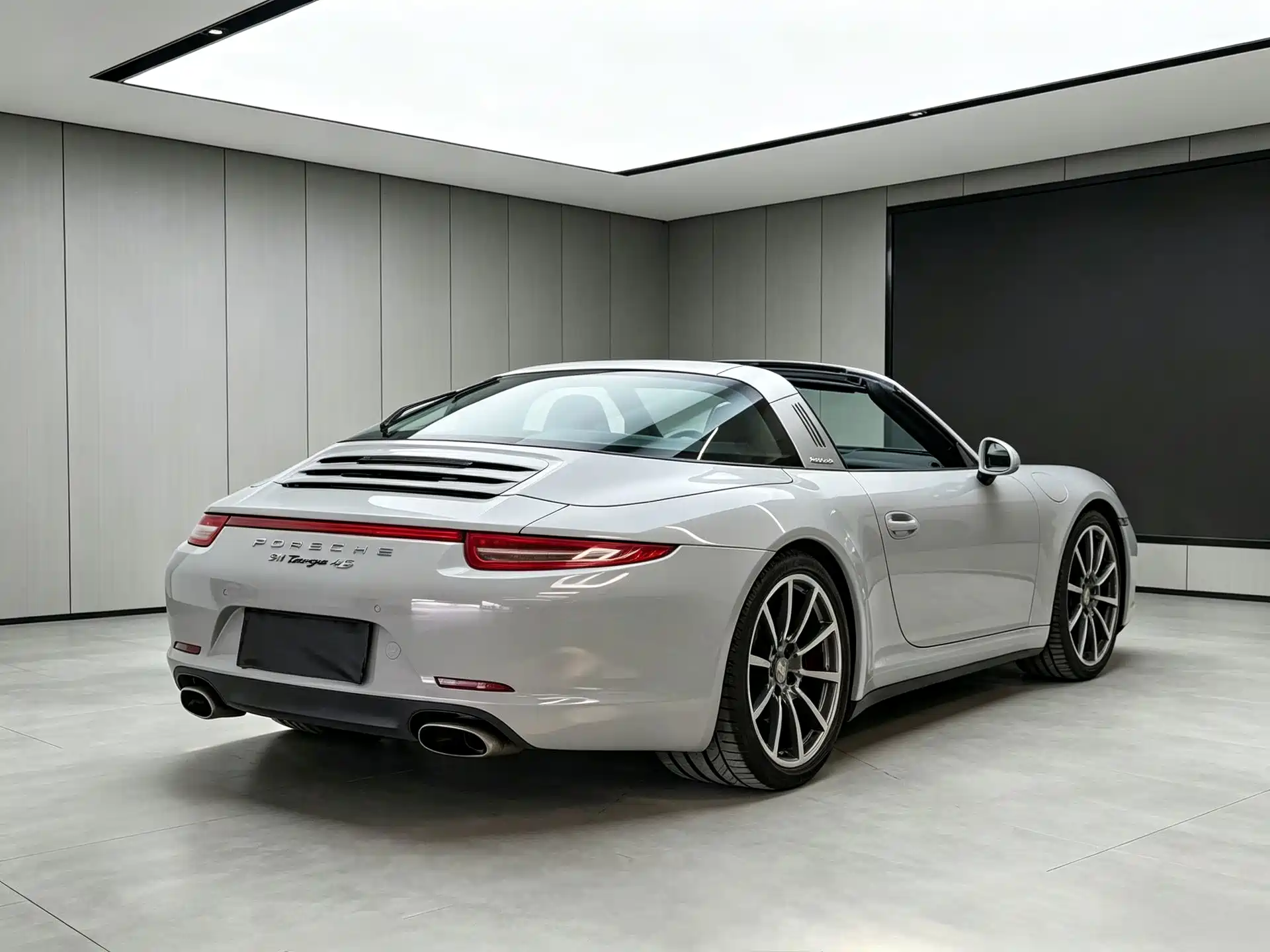 Photo 3 - Porsche 911