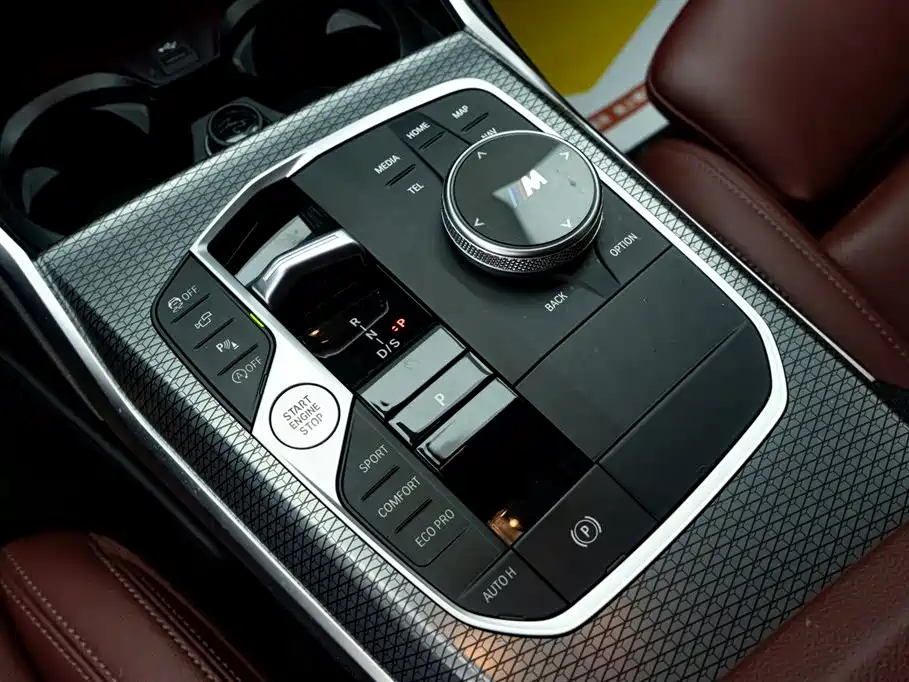 BMW 3 Series 2023 330i M Sport Shadow Edition фото 22