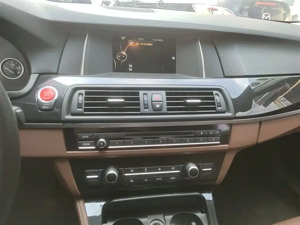 BMW 5 Series (Import) 2015 520i Elegance фото 13