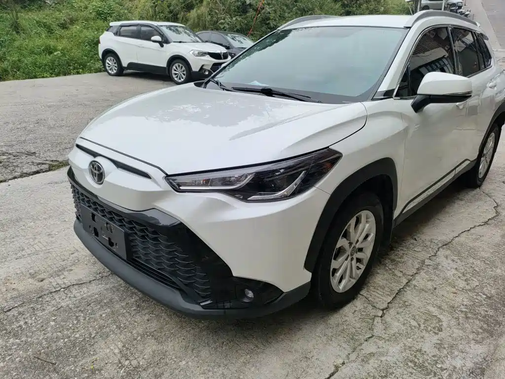 Photo 3 - Toyota Frontlander