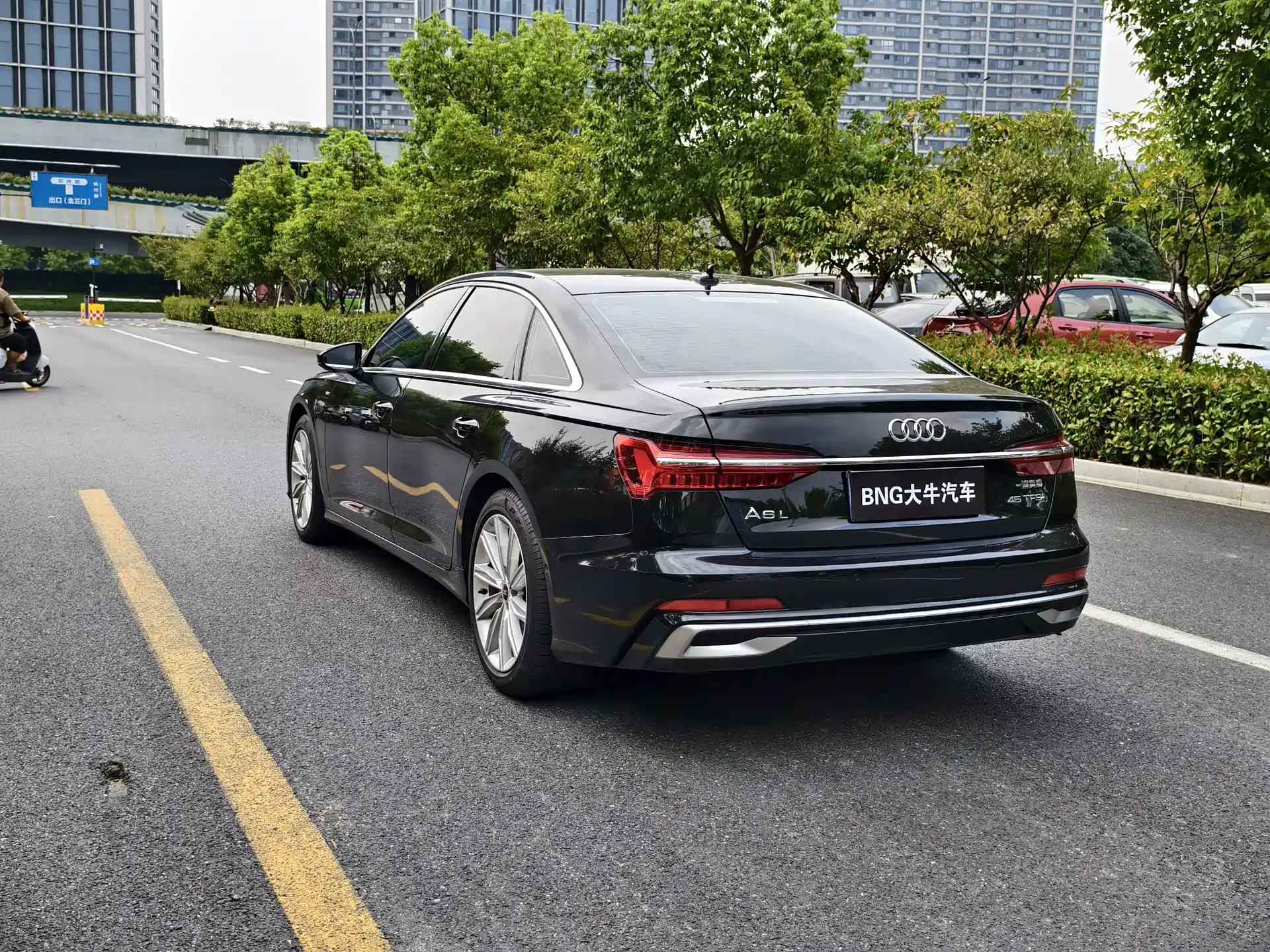 Фото 6 - Audi A6L