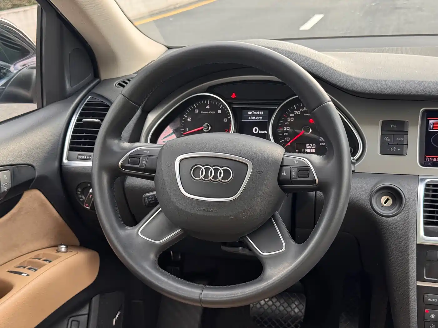 Фото 9 - Audi Q7