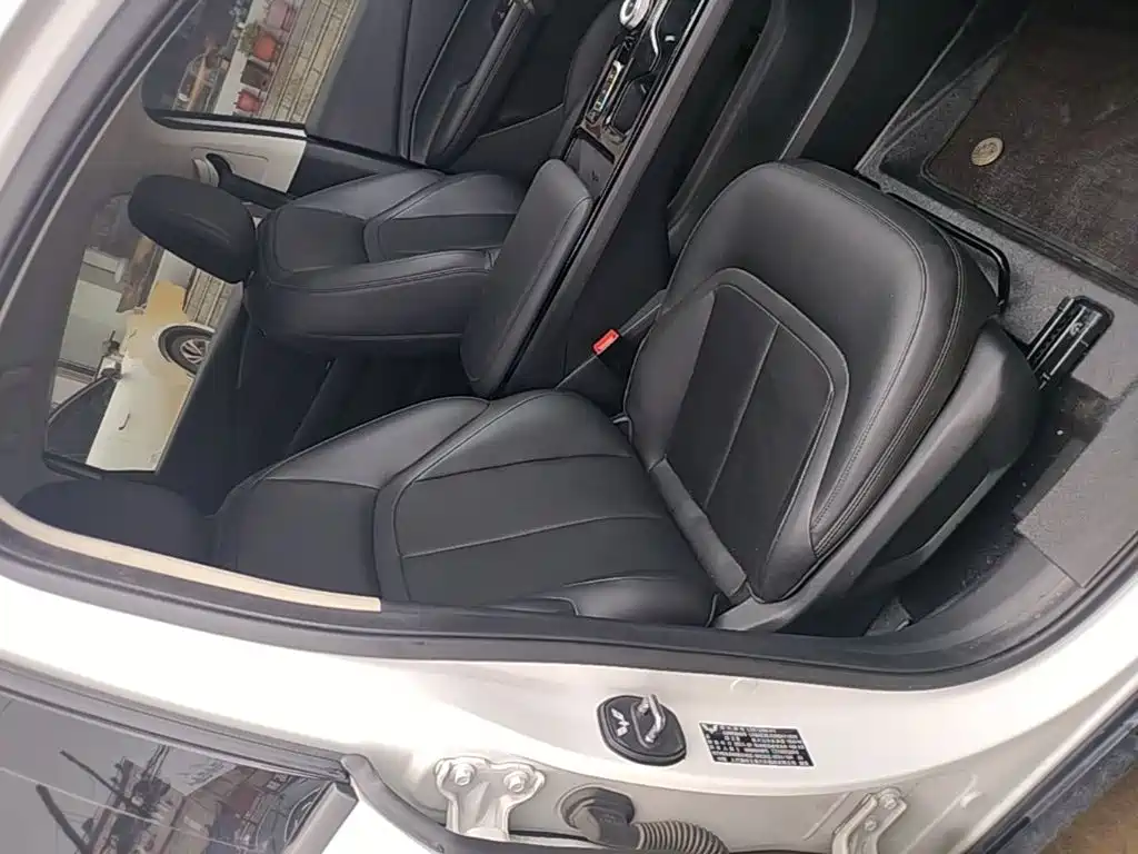 Фото 25 - Wuling Motors Wuling E5