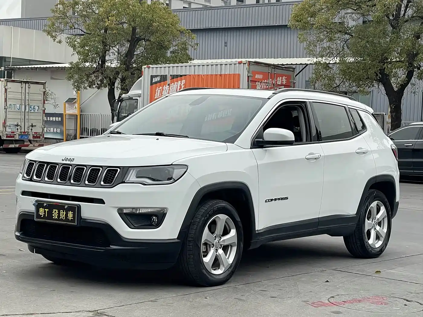 Фото 1 - Jeep Compass