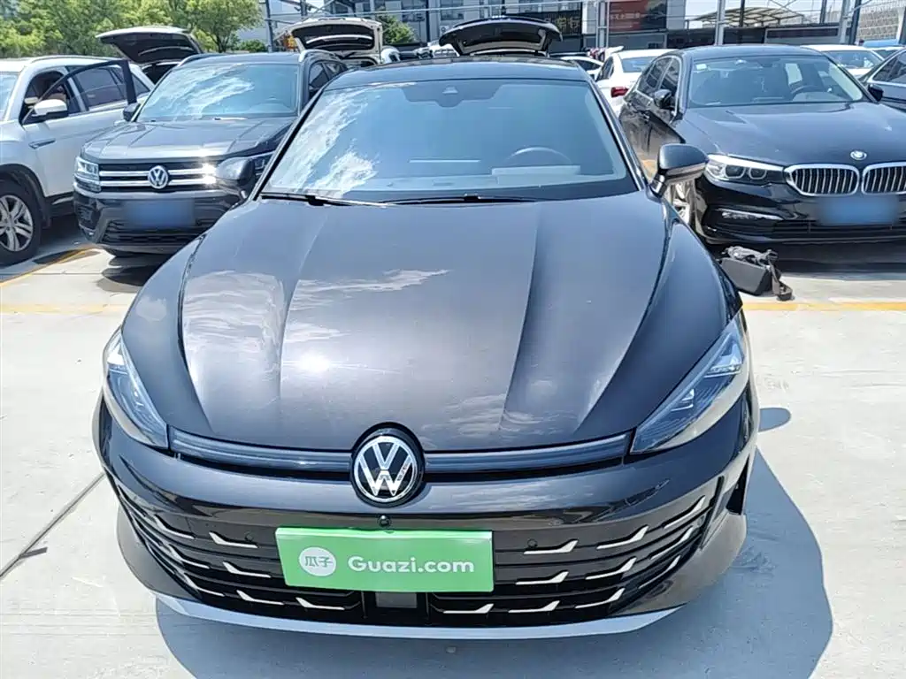 VOLKSWAGEN LINGDU