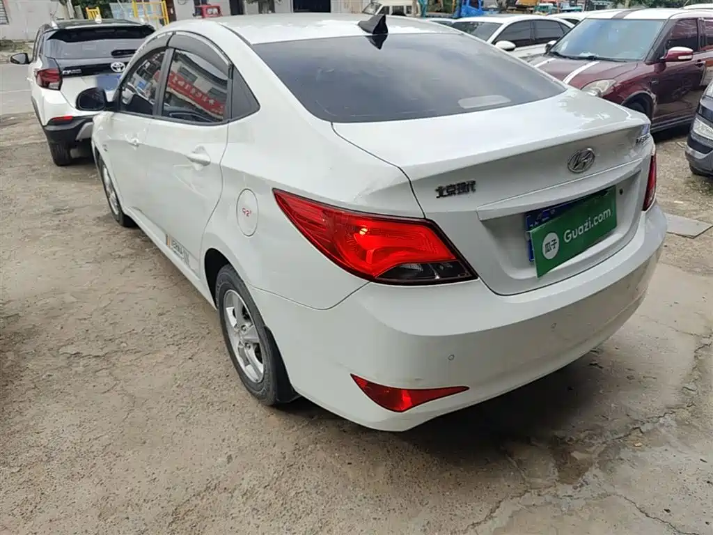 Hyundai Verna 2016 1.4L Automatic Smart GLS фото 5