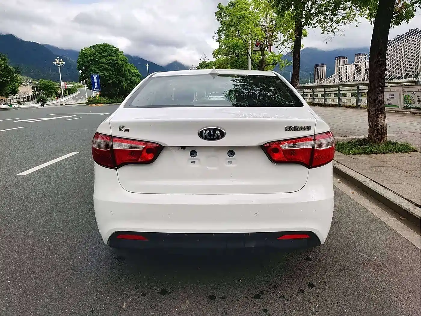 Kia K2 2012 Sedan 1.4L MT GLS Commemorative Edition фото 5