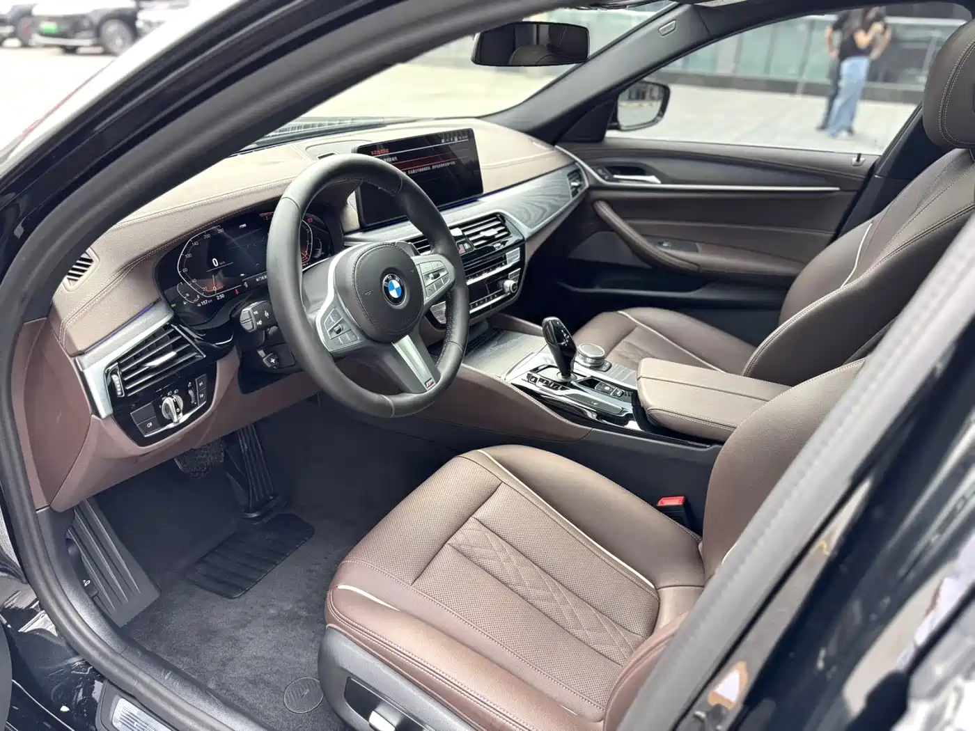 BMW 5 Series 2023 530Li Leading M Sport Package фото 6