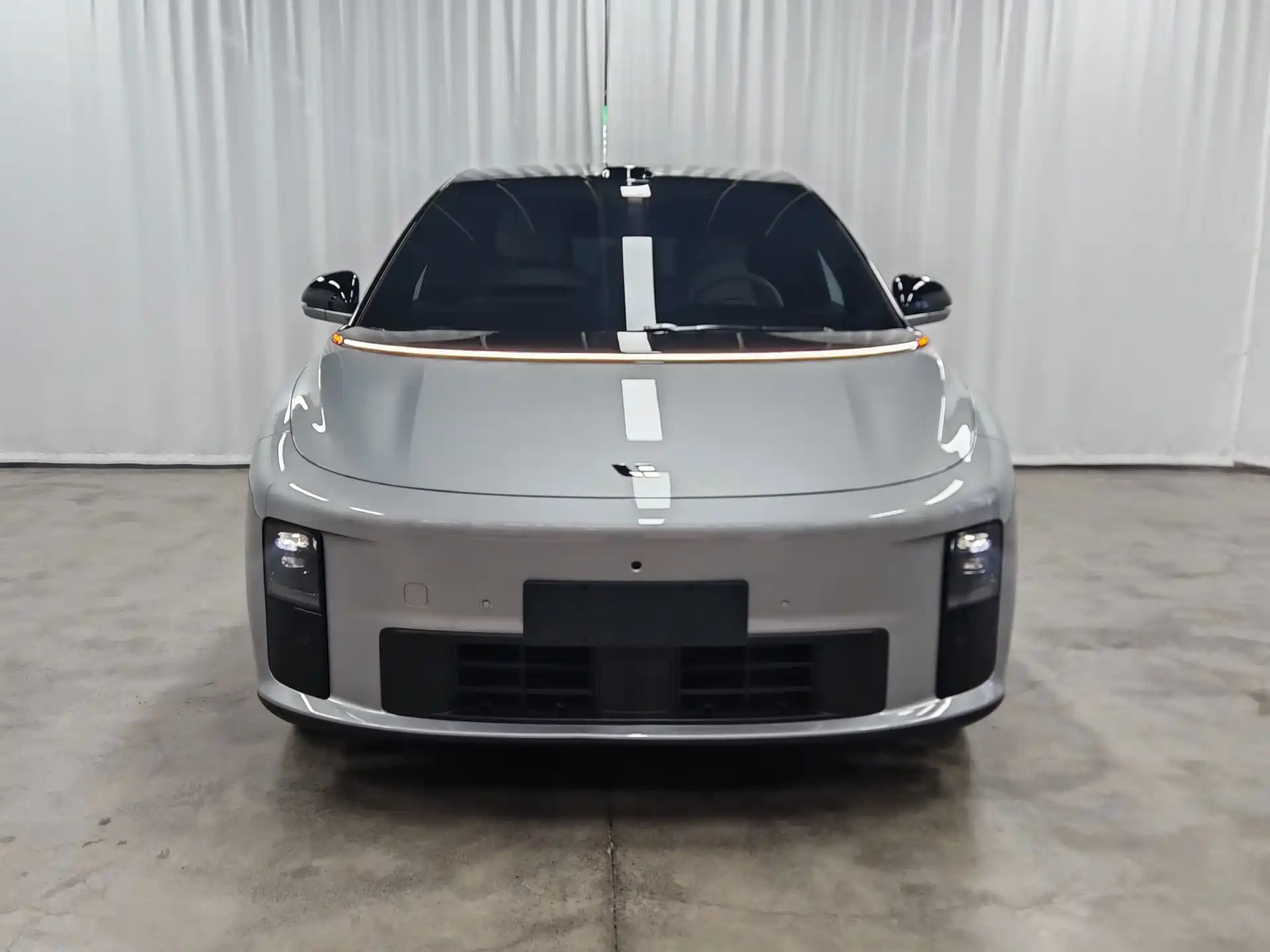 Фото 2 - Li Auto i6