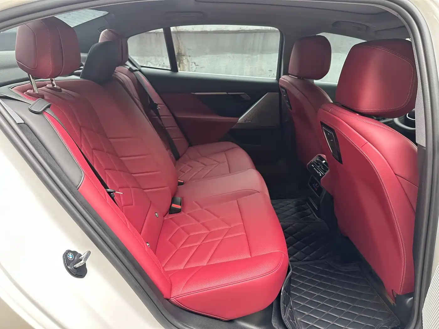 BMW 5 Series 2024 530Li Leading Model Luxury Package фото 14