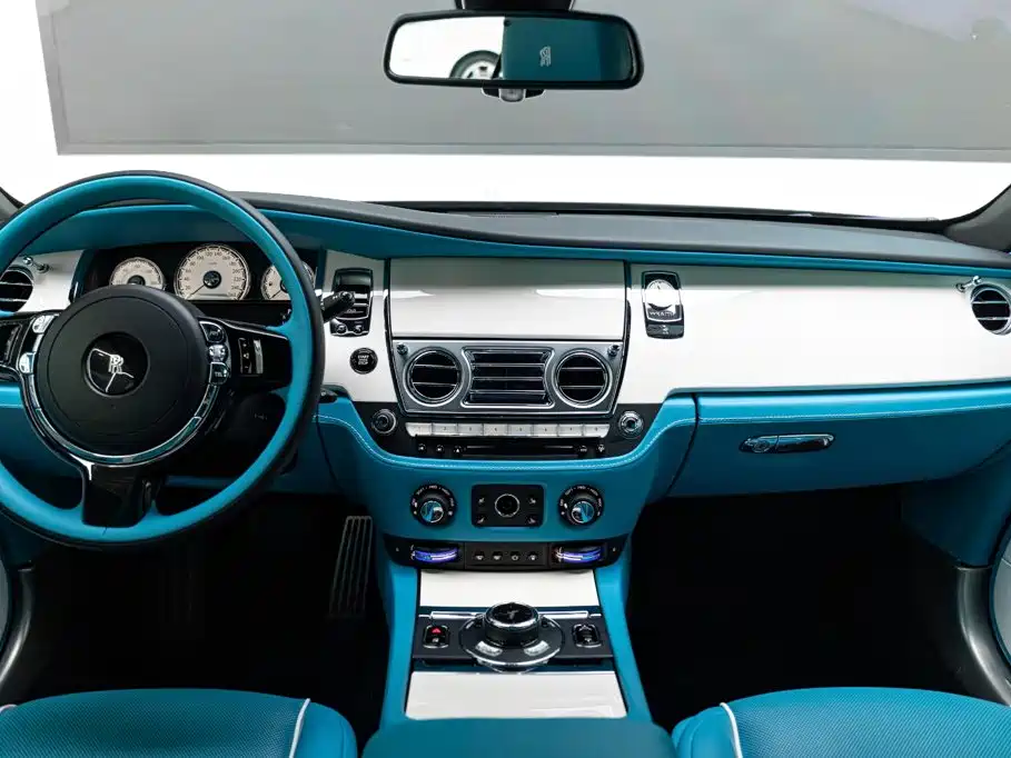 Фото 10 - Rolls-Royce Wraith