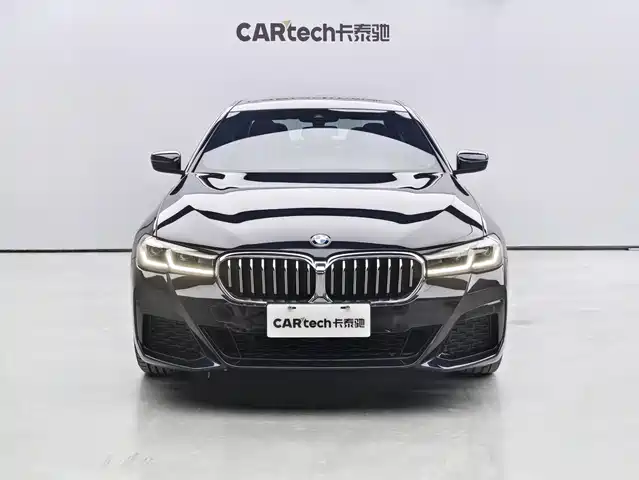 BMW 5 Series 2022 530Li Leading M Sport Package — фото 2