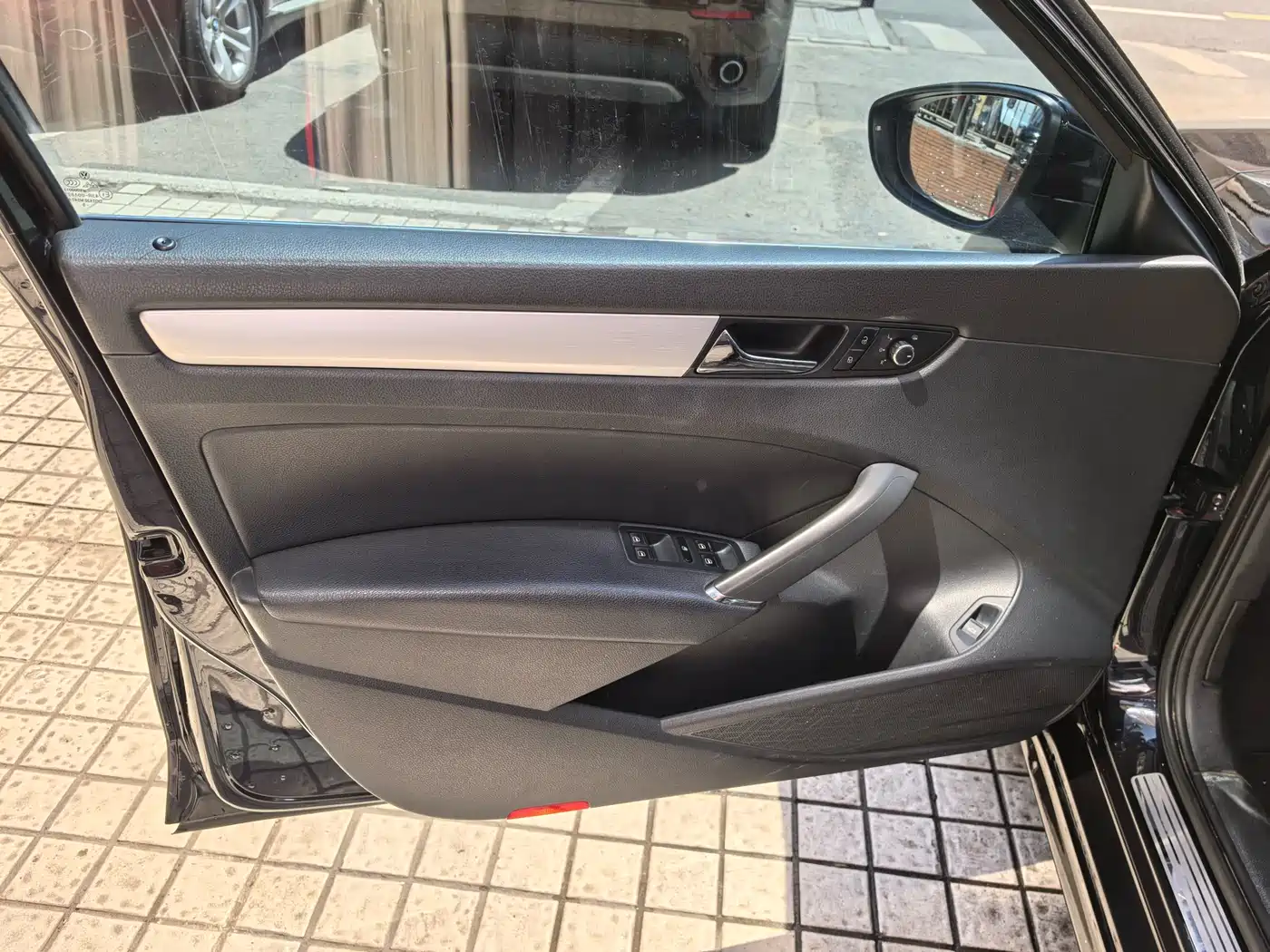 Volkswagen Passat 2015 1.8TSI DSG Honor Edition фото 8
