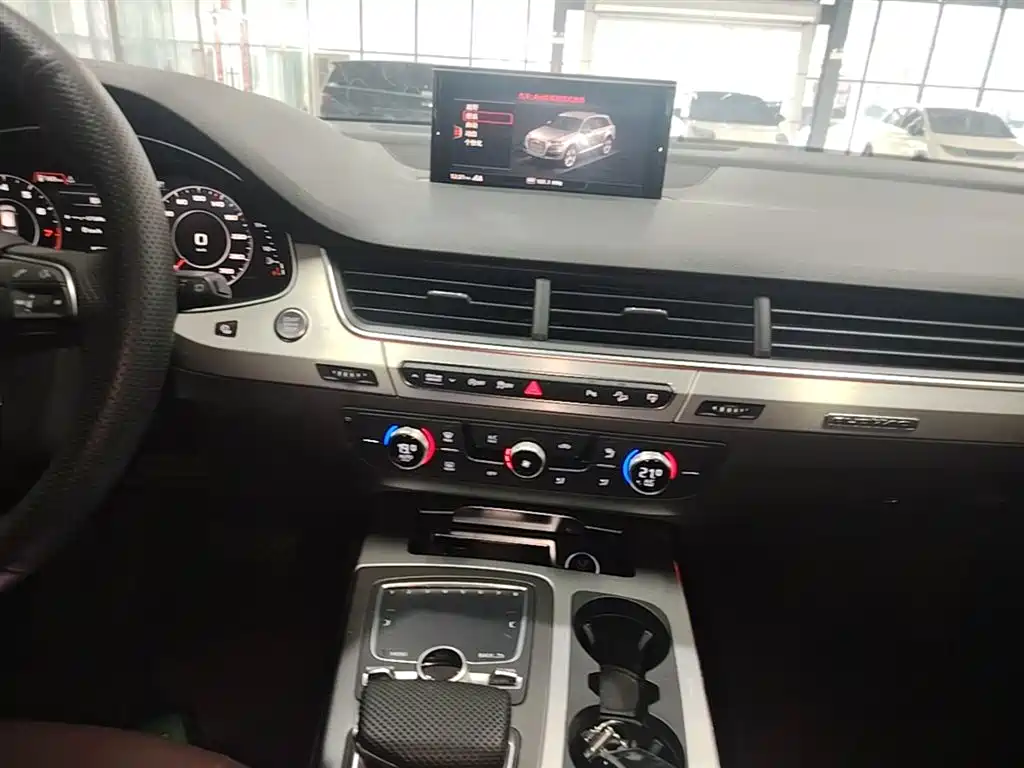 AUDI Q7