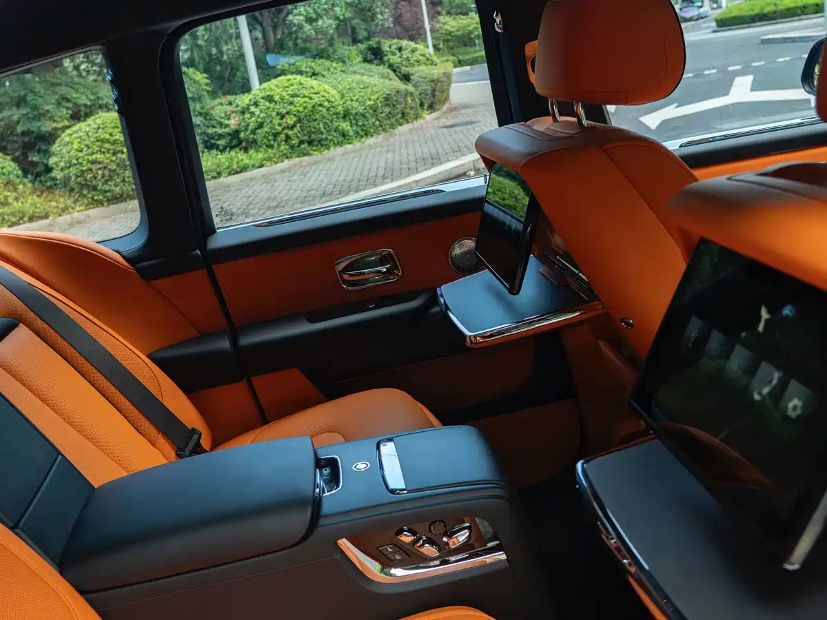 Rolls-Royce Cullinan 2026 2024 4-Seater