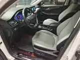 Photo 5 - Ford Escape