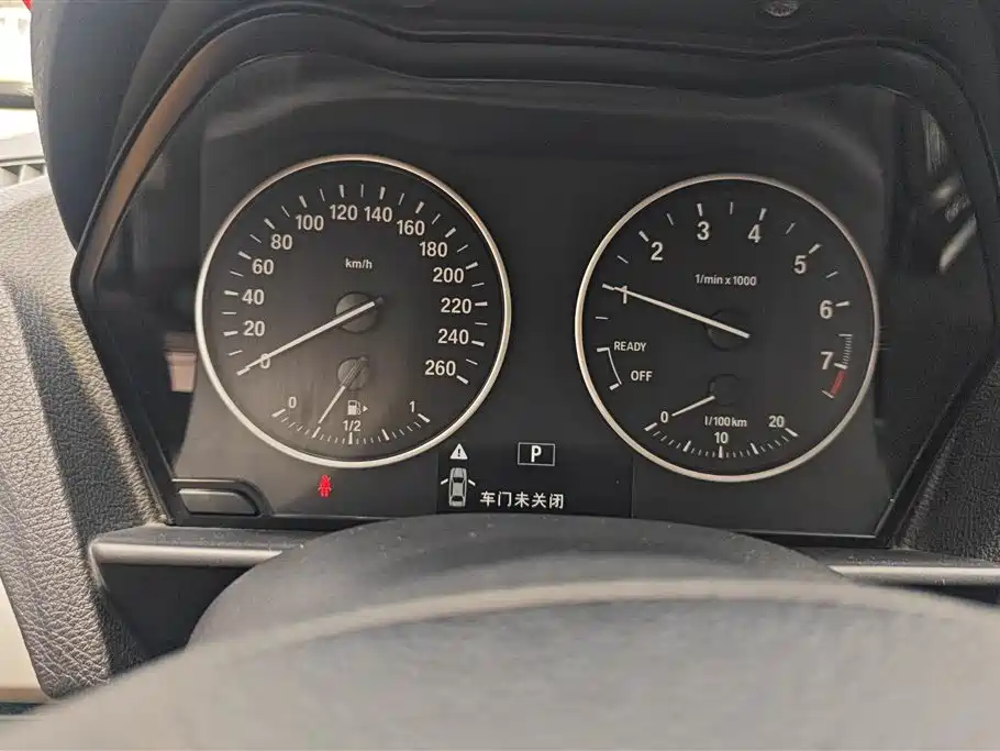 BMW 1 Series (Import) 2016 120i Leading Model фото 14