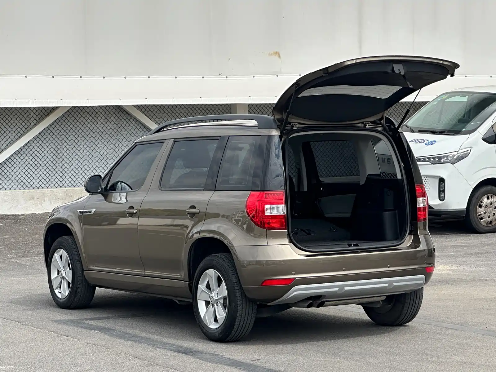 Фото 9 - Škoda Yeti
