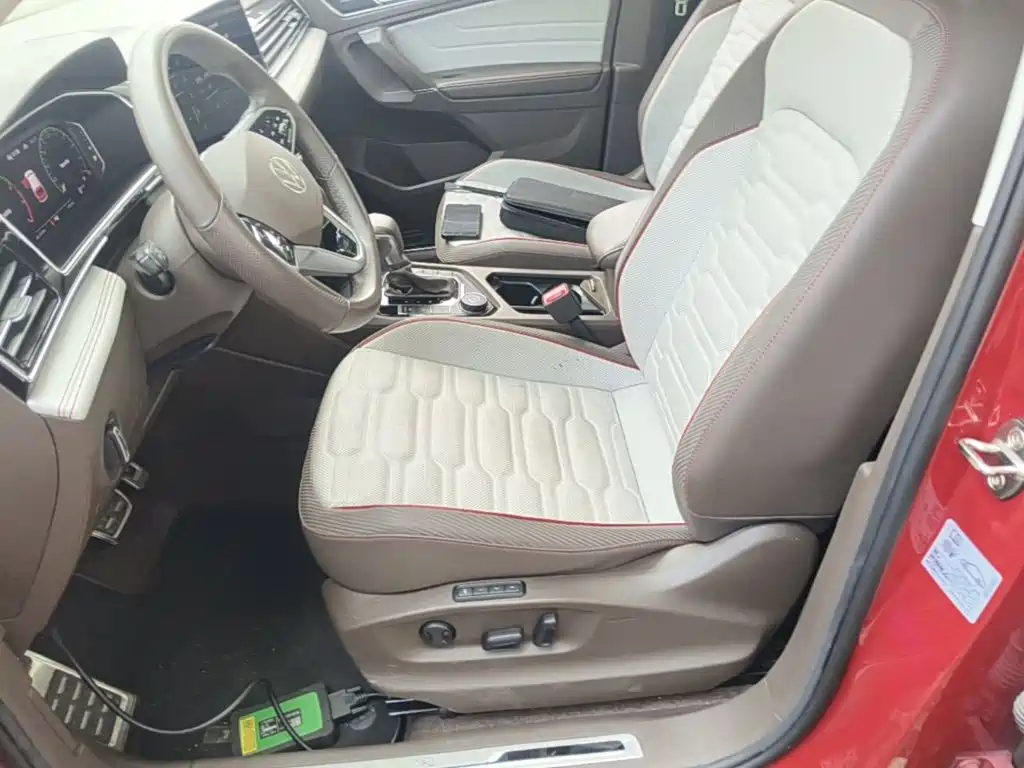 Фото 20 - Volkswagen Tiguan L