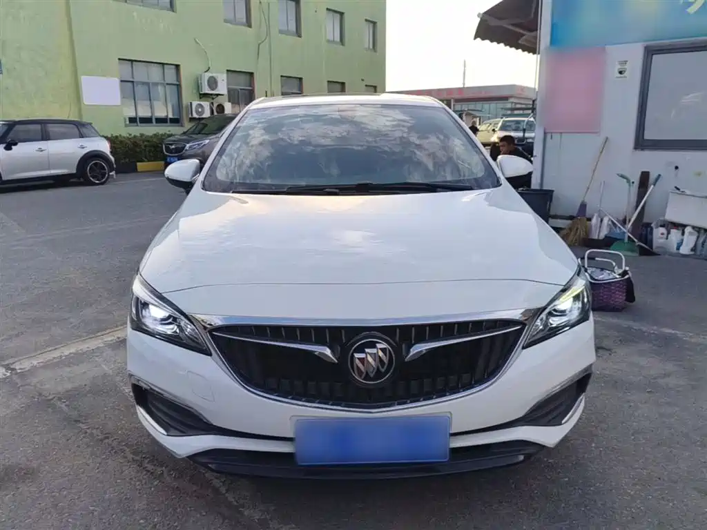 Buick Verano 2019 Sedan 20T Dual Clutch Elite фото 3