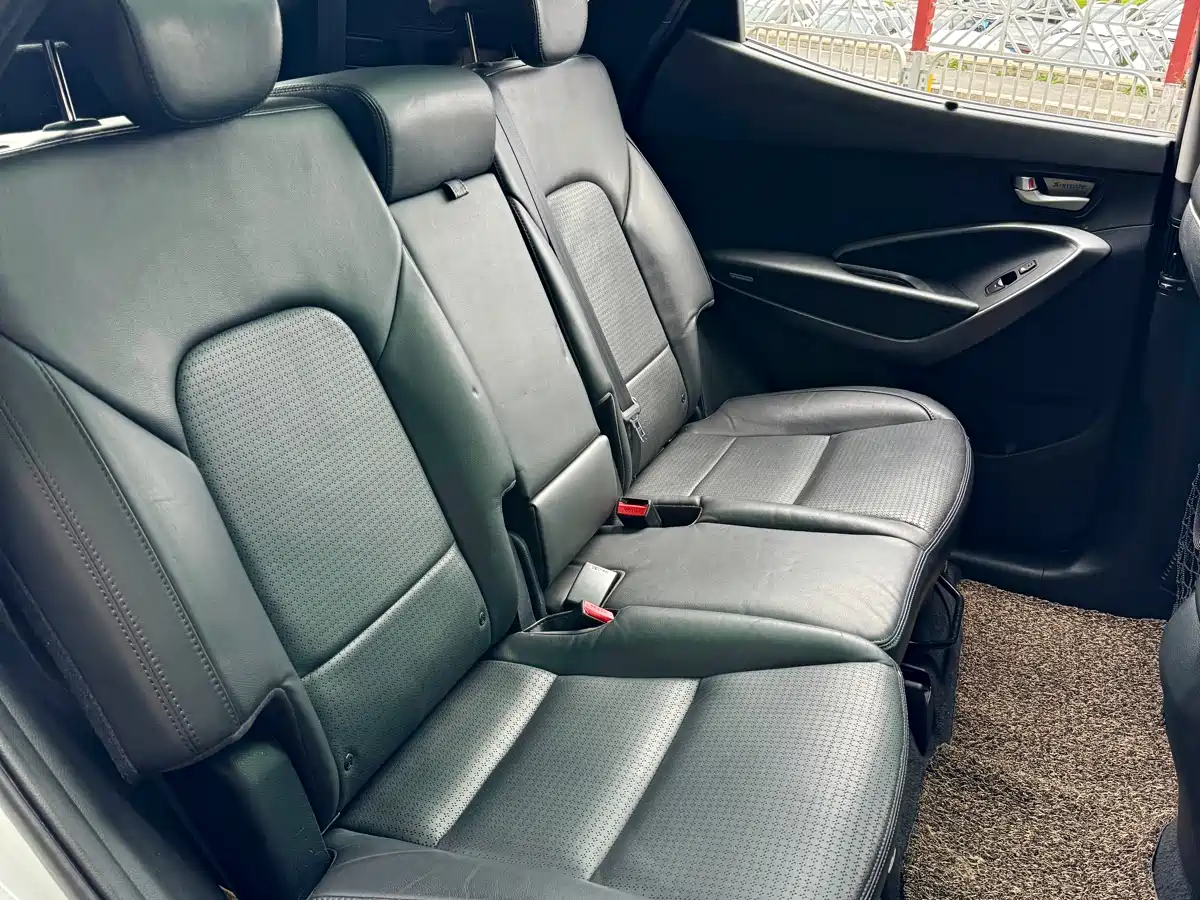 Hyundai Santa Fe 2013 Facelift 2.4L Automatic 4WD Premium фото 8