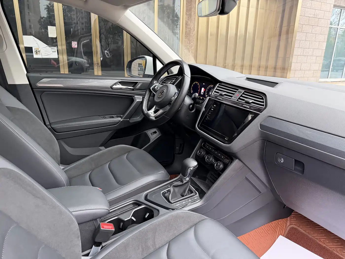 Volkswagen Tiguan L 2021 330TSI Automatic 2WD R-Line Flagship фото 5