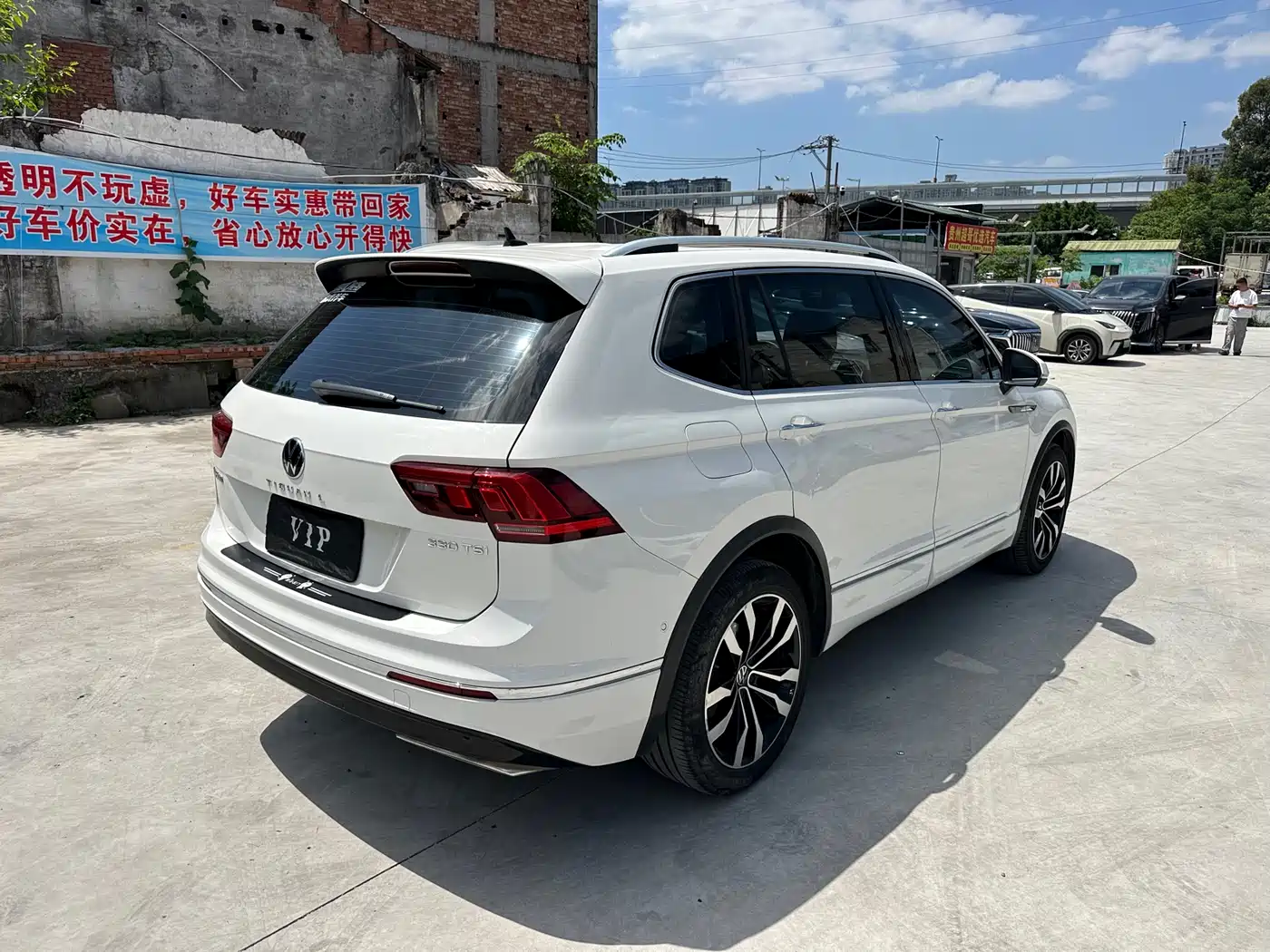 Volkswagen Tiguan L 2021 330TSI Automatic 2WD R-Line Premium фото 5