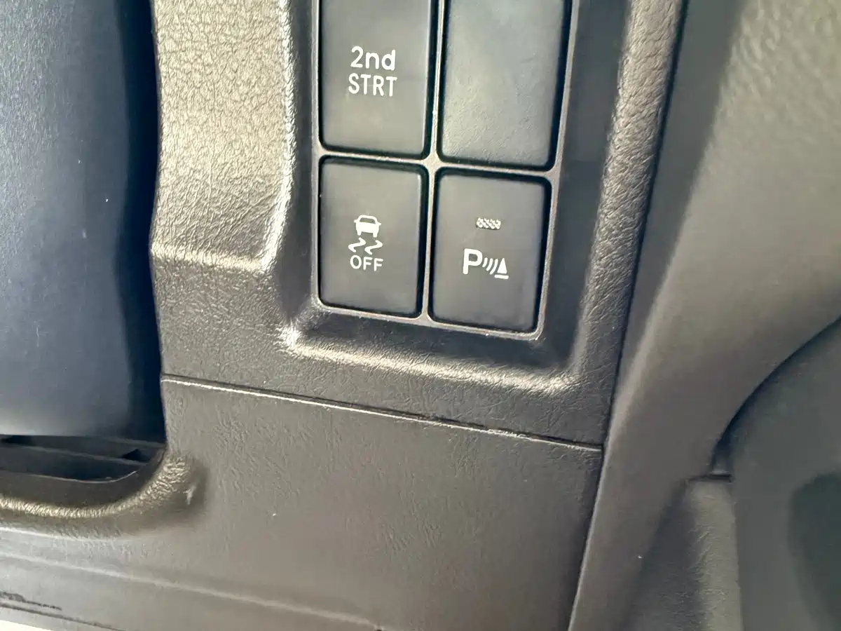 Toyota Prado (Import) 2010 2.7L Automatic Standard фото 15