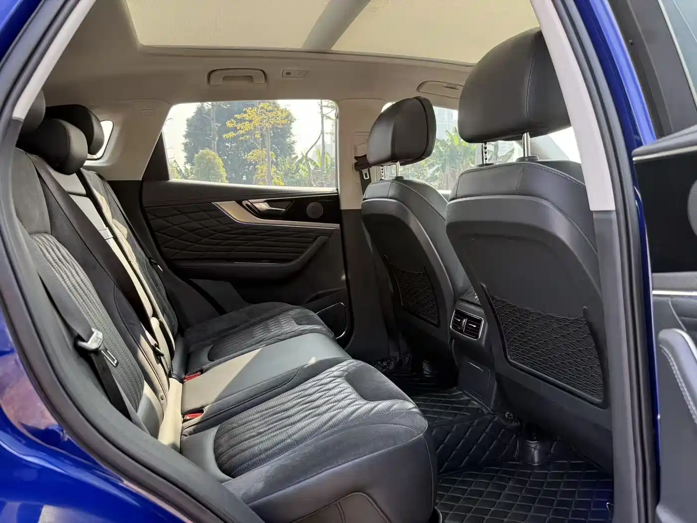 Hongqi HS5 2022 2.0T Smart Connect Premium Edition фото 8