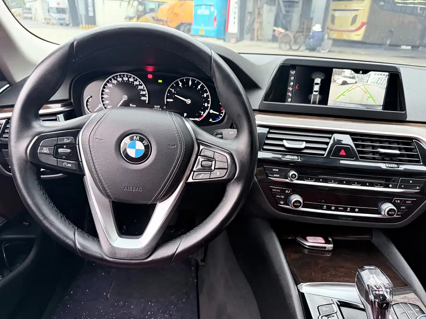 BMW 5 Series 2018 528Li Launch Special Edition фото 9
