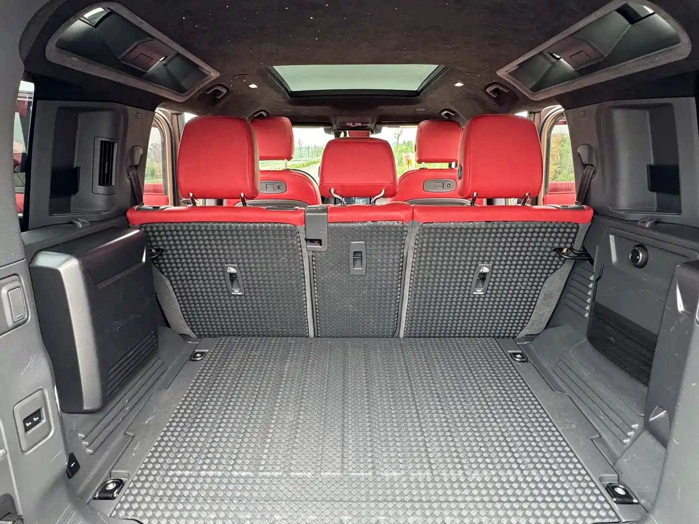 Land Rover Defender 2020 Model 110 P400 SE фото 20