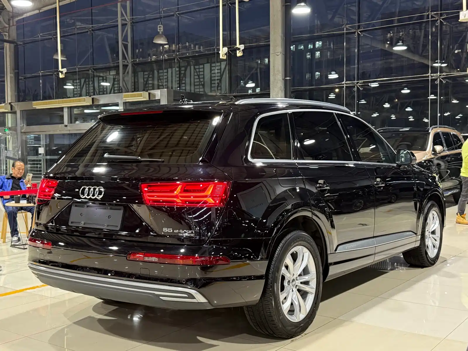 Фото 22 - Audi Q7 New Energy