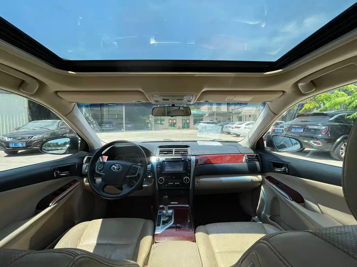 Photo 5 - Toyota Camry