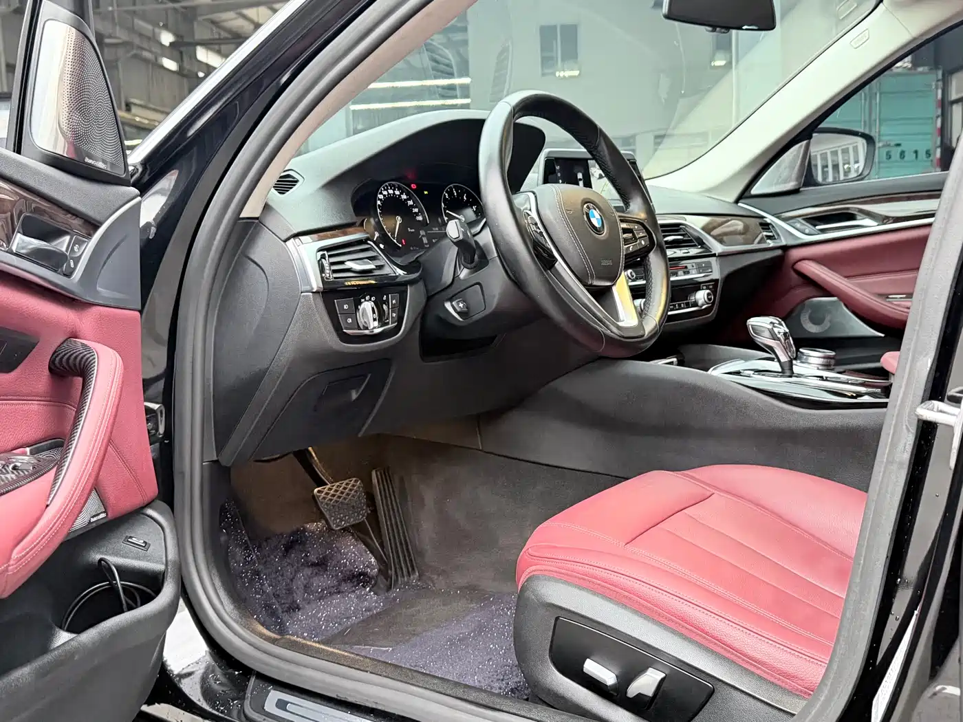 BMW 5 Series 2018 528Li Launch Special Edition фото 4