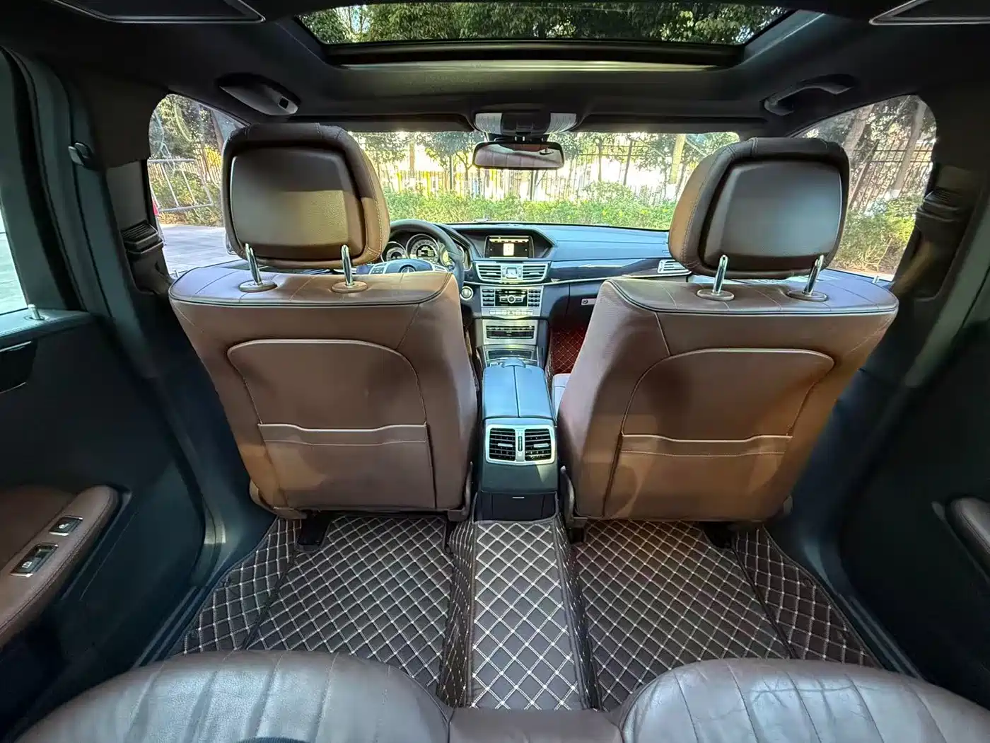 Mercedes-Benz E-Class 2015 E 320 L Luxury 4MATIC фото 14